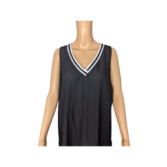 Torrid Black V-Neck Hi-Low Tank 1 - Picture 2 of 8